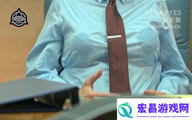 两个男人左右并列吃奶的奇特景象