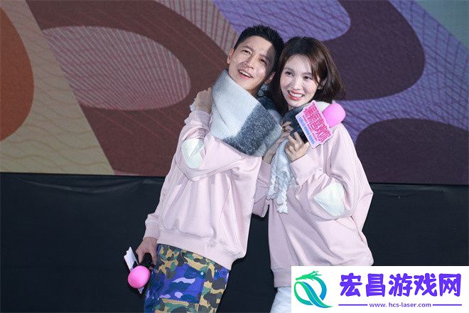 孙阳金晨骗骗首映现场甜蜜互动