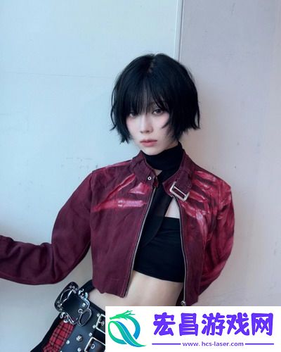 成色18k.8.35mb刷屏！黄金饰品细节拉满，网友直呼：太懂审美了！