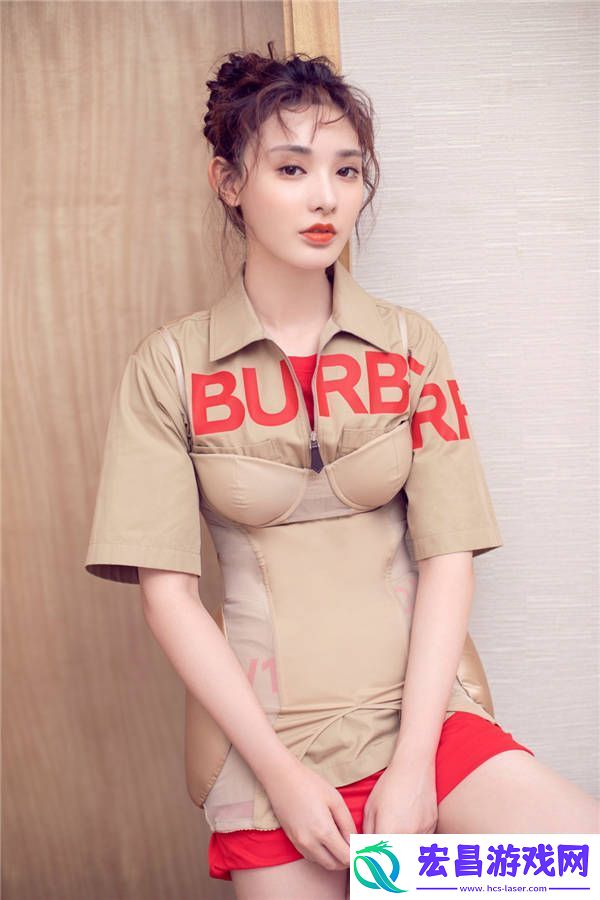 “甜酷女鹅”彭小苒亮相合唱吧300