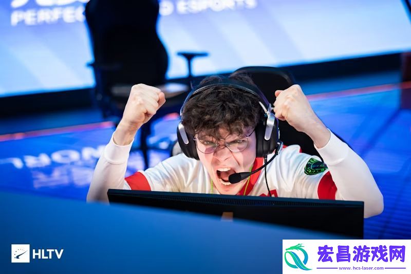 MOUZ下放siuhy的背后——撕掉标签
