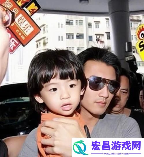 张柏芝二儿子近照曝光