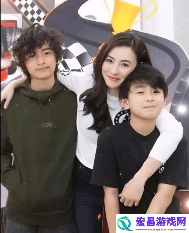 张柏芝二儿子近照曝光