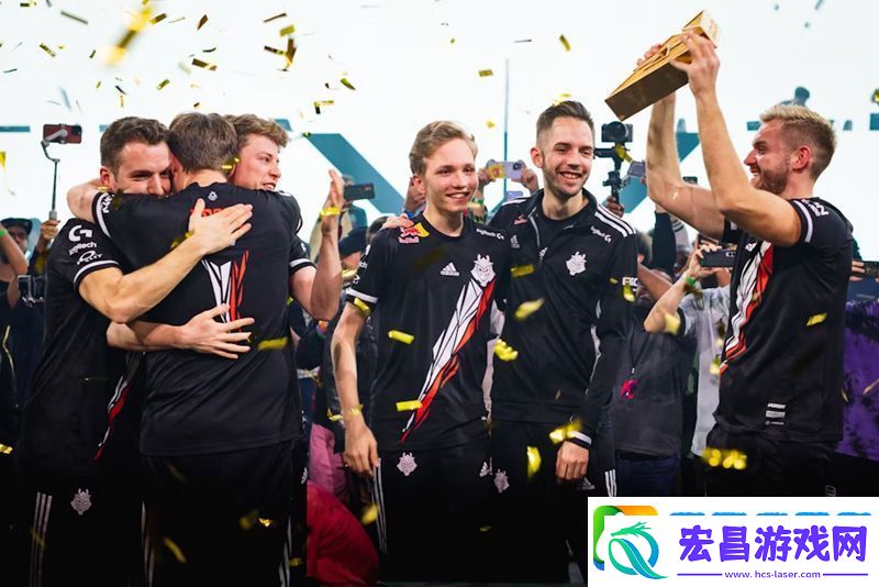 情比金坚——十图回顾m0NESY与NiKo的兄弟情深瞬间
