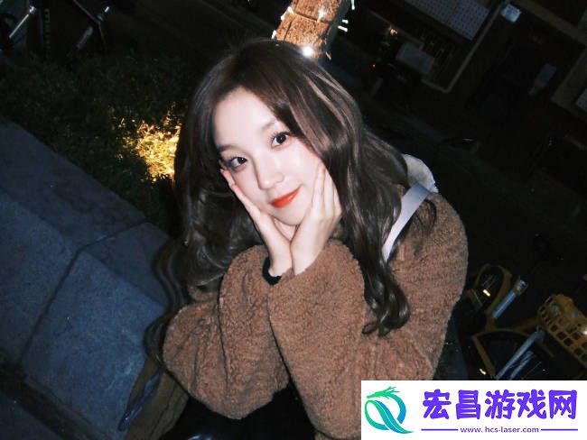 宋雨琦晒夜晚遛弯随拍照