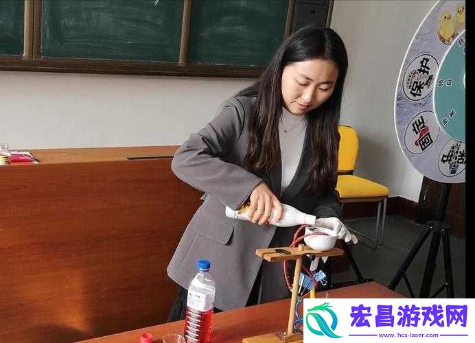 我成了生物课上被学生们仔细观察研究的教具