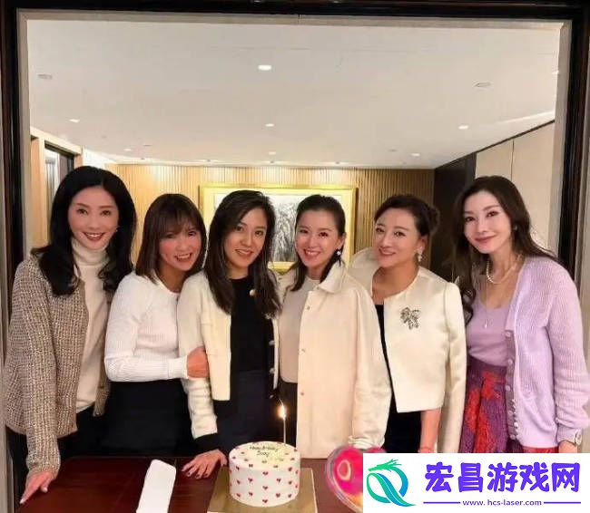 54岁李嘉欣近照曝光