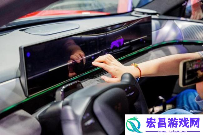 全最惨的极越车主拆报废车续命