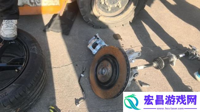 全最惨的极越车主拆报废车续命