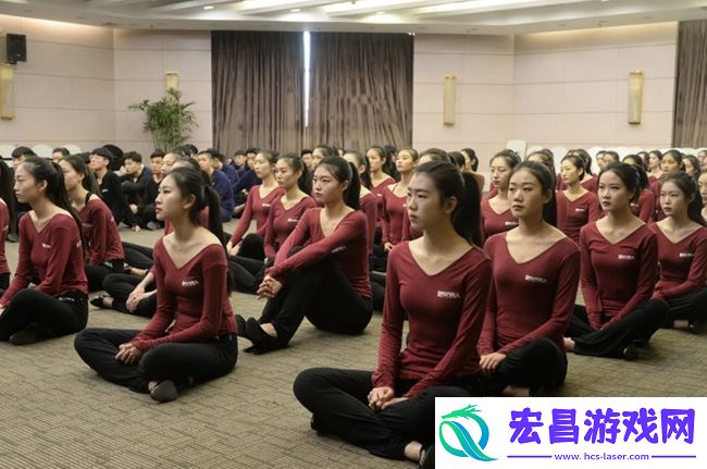 空姐职业装为什么是短裙加丝袜