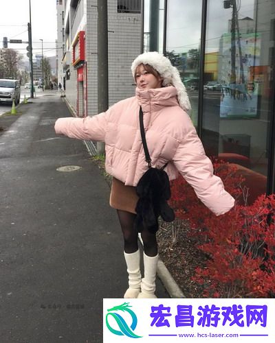 中午妈妈在厨房做饭：她的身影成了家的温暖，厨房里的故事你错过了吗？
