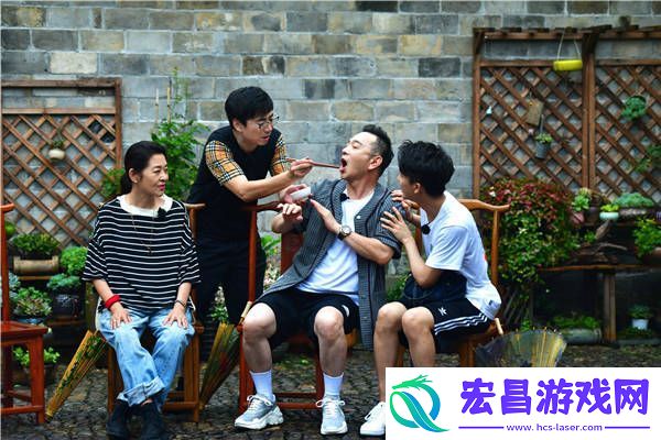 花样新世界范明张晨光搞笑模仿表情包