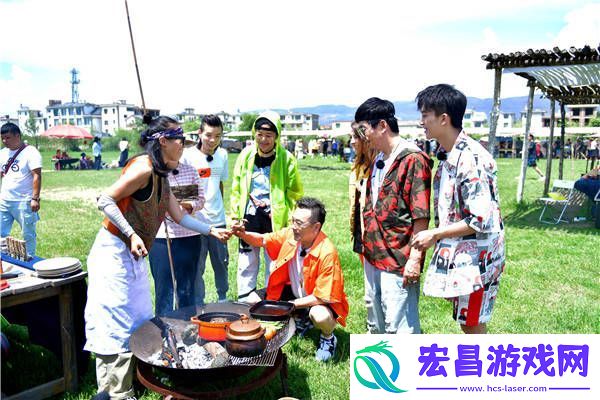 花样新世界倪萍黄子弘凡体验潮人换装短视频