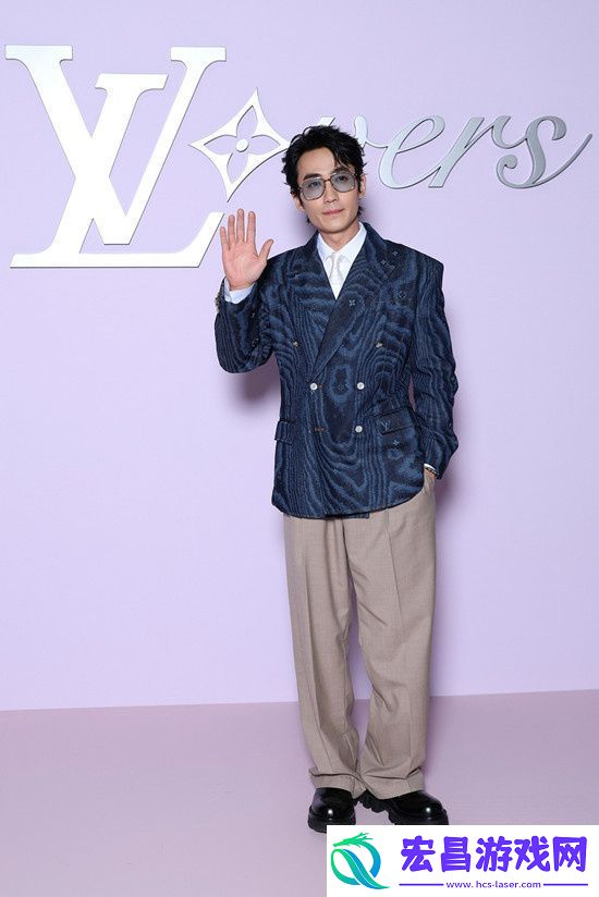 曝光!孔刘、朱一龙、王嘉尔、王鹤棣集体亮相巴黎