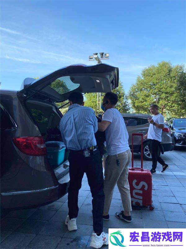 黄晓明现身中餐厅4录制