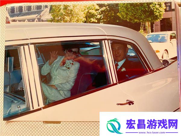 何超仪长文缅怀父亲何鸿燊