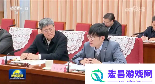 DeepSeek梁文锋实习往事曝光！浙大校友高薪特聘