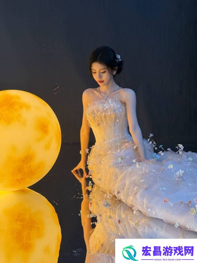 鞠婧祎元宵美照释出