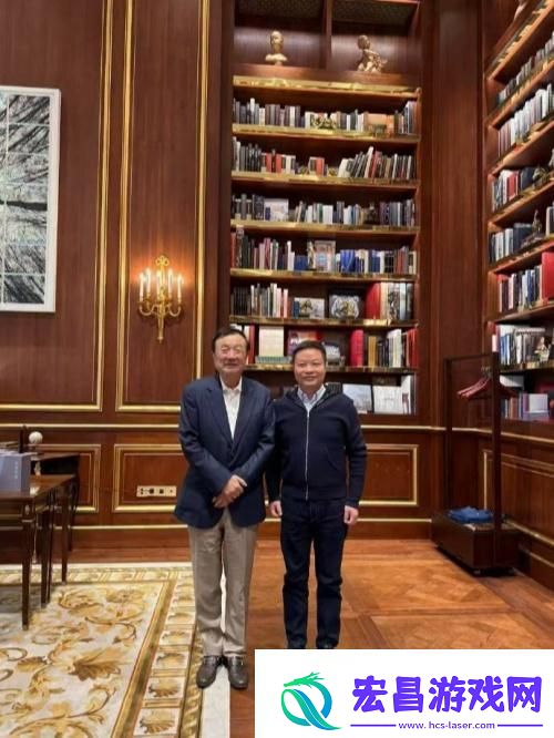 何小鹏晒与华为任正非合影