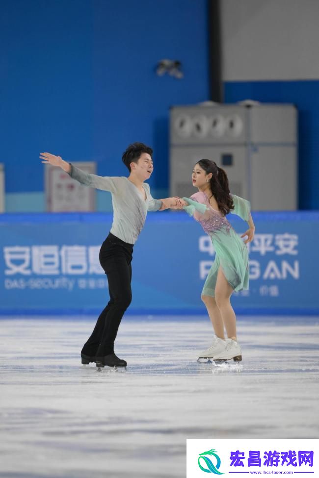 17岁广东冰舞组合逐梦亚冬会