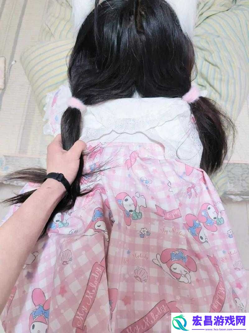 可爱双马尾女孩驾驾驾图片