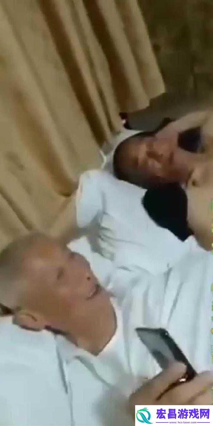GaySeX巨大老人洗澡老头乐