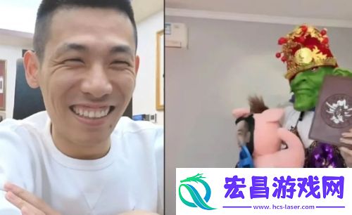 旭旭宝宝连麦旗下女主播现场戴小怪头套太辣眼看到长相不淡定了