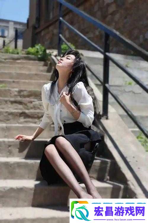 揭秘老女人扒开双腿毛茸茸的惊人真相