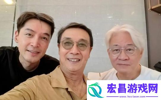 42岁胡歌罕见秀恩爱