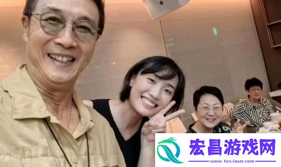 42岁胡歌罕见秀恩爱