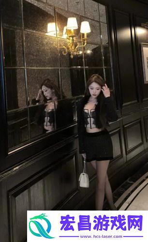 两男一女一个人一个摸的奇妙故事：现代爱情的迷失与寻找