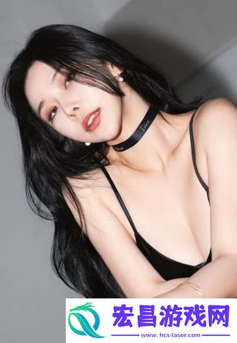在三亚精品高清影院的影片中，李明感叹：“这样的视听盛宴，真是太解压了！”