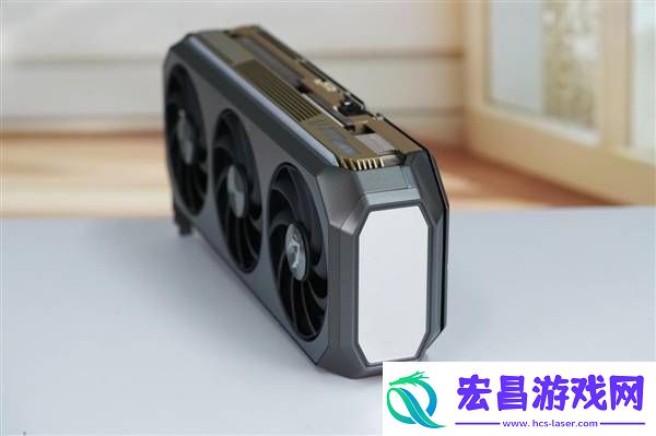 索泰RTX5070TiAMPEXTREMEINFINITY显卡图赏