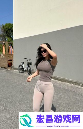 三飞婆婆和儿媳女儿的背景故事：她们的生活就像一场无尽的飞行秀，欢乐与挑战并存！