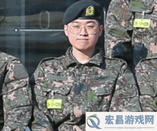 前T1冠军上单Zeus也去参加军训了