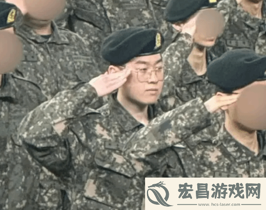 前T1冠军上单Zeus也去参加军训了