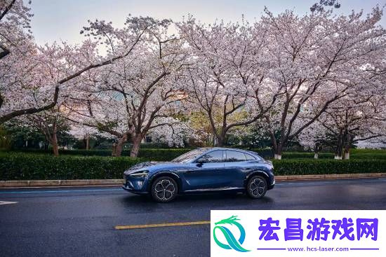 雷军分享SUV车型小米YU7宣传图
