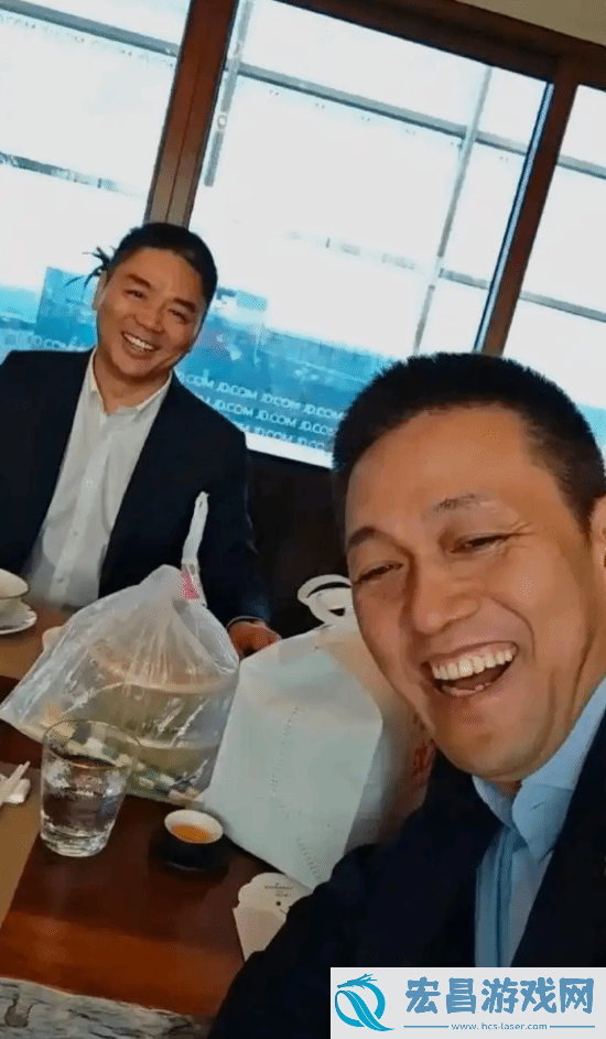 刘强东与李斌一起吃外卖回应