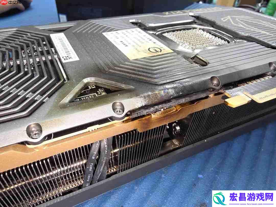 5090玩战地6时突然起火-PCB严重熔化